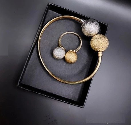 Dual Style Gold-Tone Jewelry Set Dual Style Gold-Tone Jewelry Set