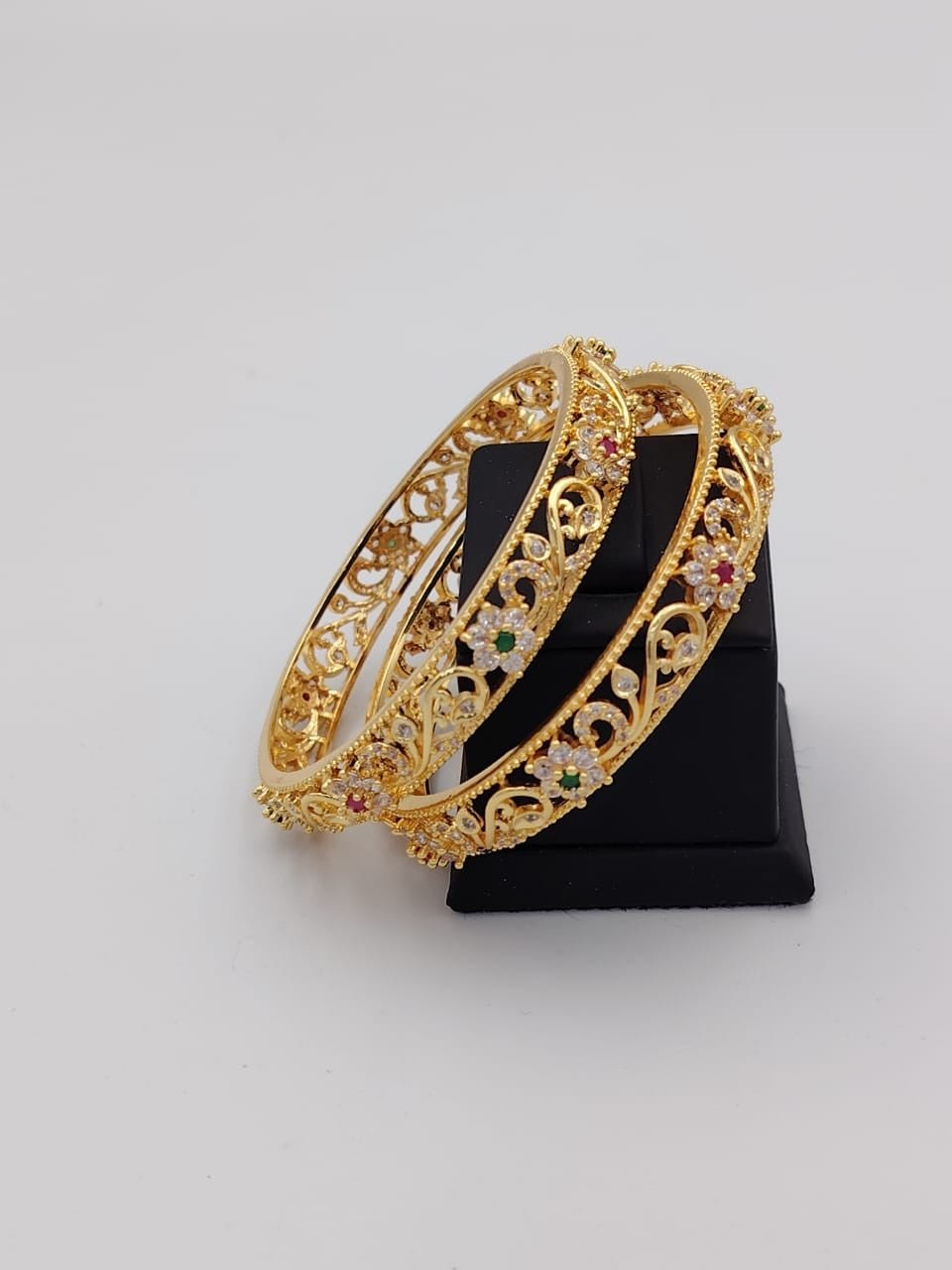 Elegant Bangles For Female Elegant Bangles For Female