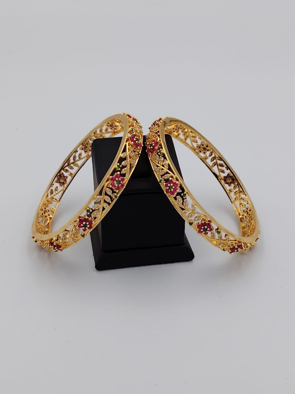 Elegant Bangles For Female Elegant Bangles For Female
