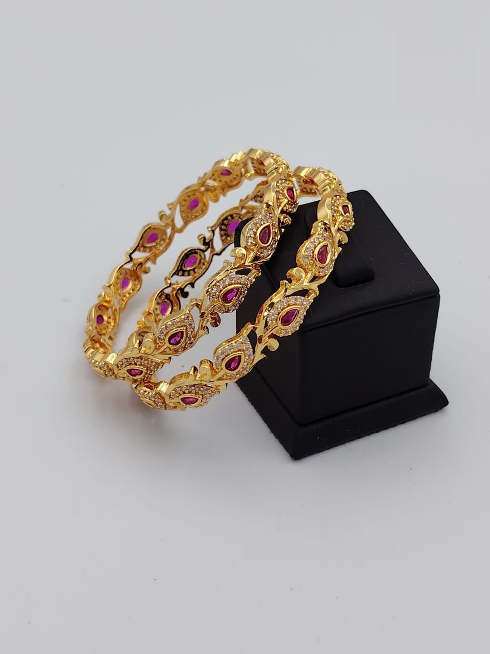Elegant Bangles For Female Elegant Bangles For Female